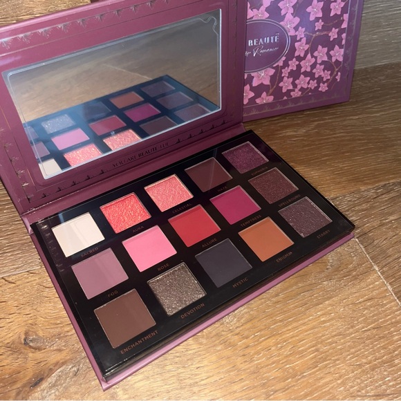 NIB ACE BEAUTE Mystic Romance Eyeshadow Palette 15 Colors Matte&Shimmer - Picture 1 of 5